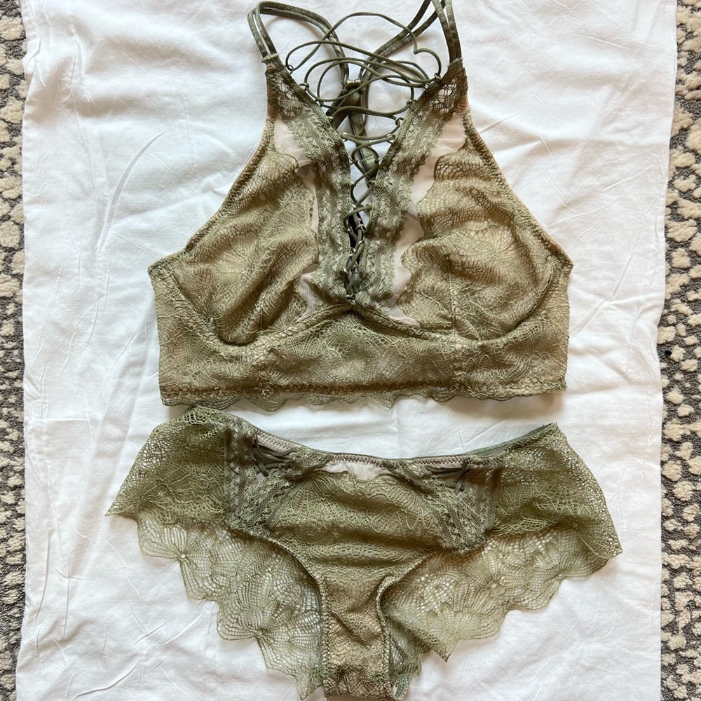 XS Victoria’s Secret lingerie set